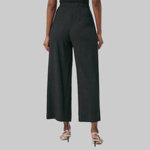 Load image into Gallery viewer, Joseph Ribkoff Seersucker Pull-On Crop Pants With Front Pockets-Black