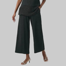 Load image into Gallery viewer, Joseph Ribkoff Seersucker Pull-On Crop Pants With Front Pockets-Black

