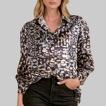 Load image into Gallery viewer, Elan Long Sleeve Button Down Top-Black Static
