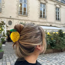 Load image into Gallery viewer, Solar Eclipse Lemon Fruit Claw Hair Clip
