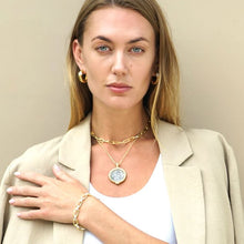 Load image into Gallery viewer, Tat2 Designs Two-Tone Ravelle Thin Hammered Chain Bracelet-Gold
